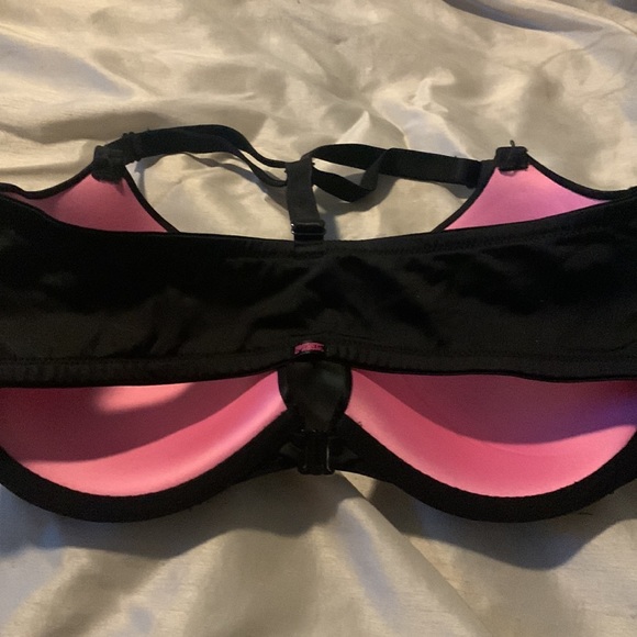 NWT-Victoria Secret Pink 34DD  No tag never worn. Lightly lined front closure - Picture 2 of 3